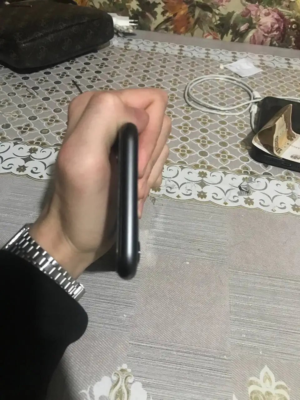 Смартфон с неработающим Face ID и кнопками громкости в отличном состоянии - Смартфоны (Электроника) в Уфа