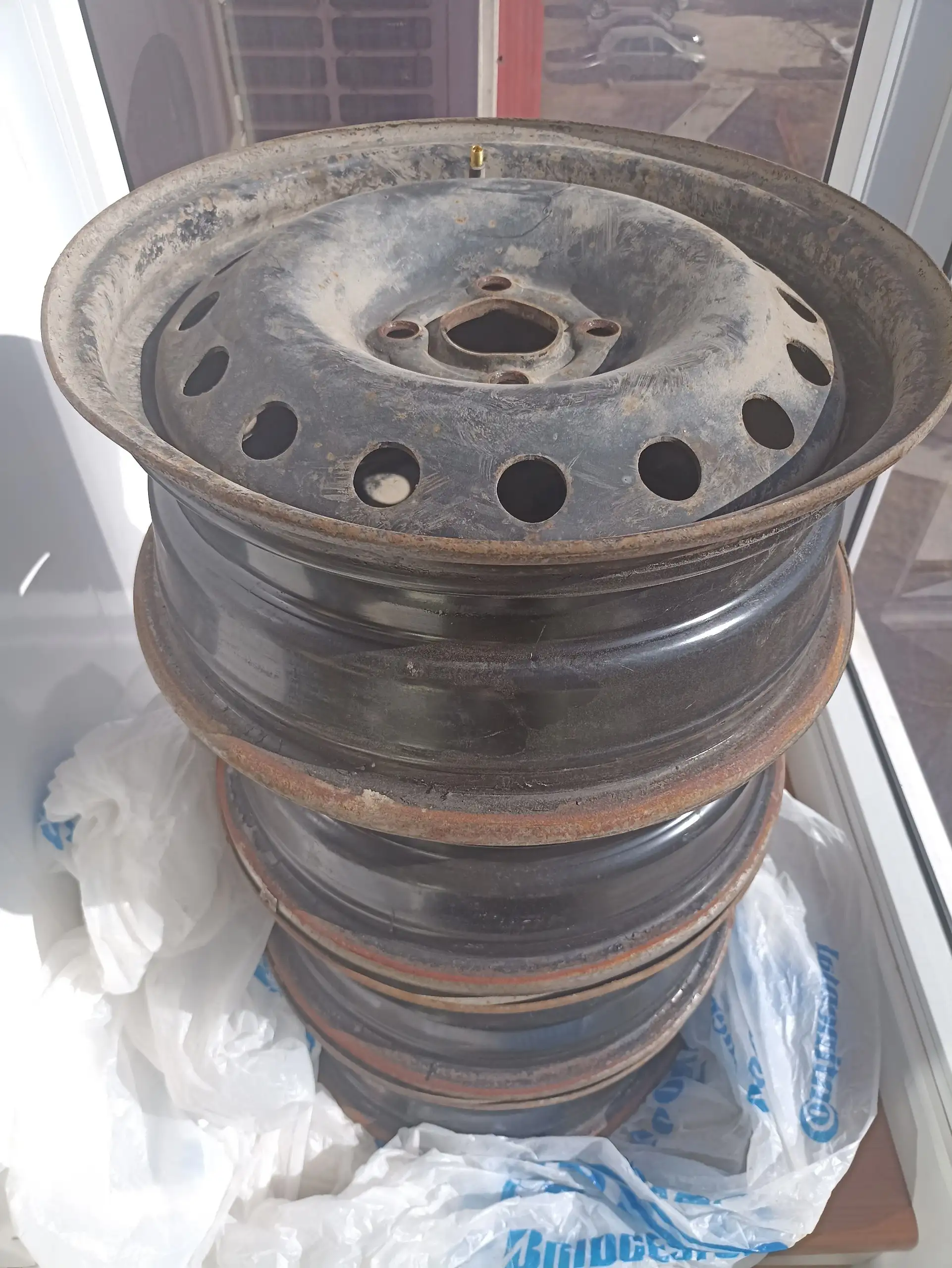 Штампы R15 4x100 ЦО 54.1, ет 45 для Кия Рио, Солярис, Рено - Штампованные диски (Запчасти) в Уфа