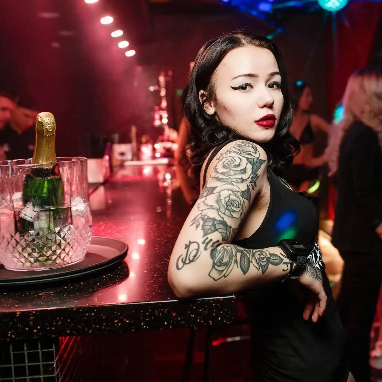 Официант на подработку в ночные смены - Официант (Работа) в Уфа