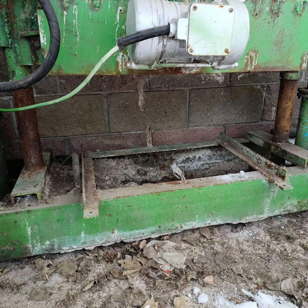 Продам шлакоблочный станок в хорошем состоянии - Барахолка в Уфа