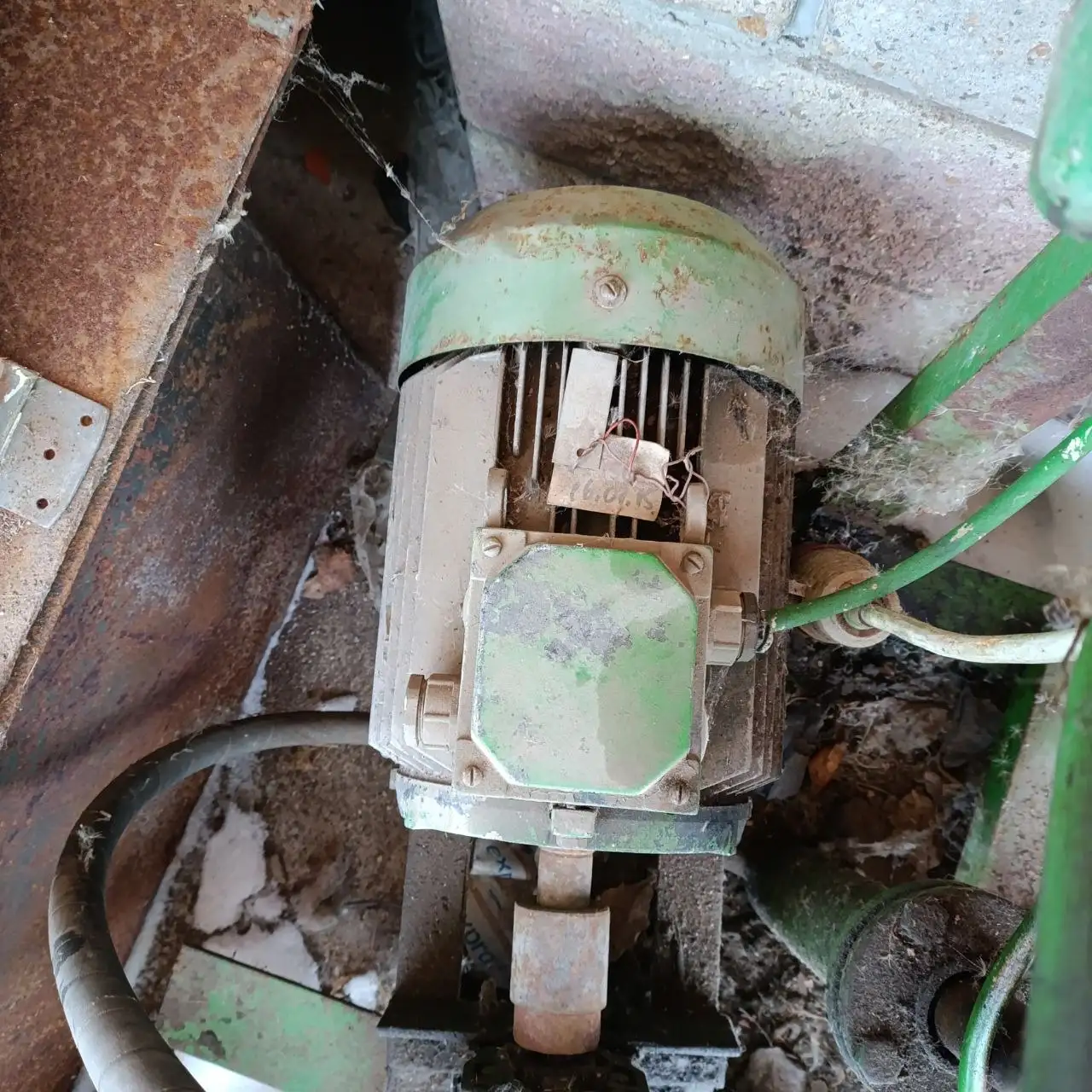 Продам шлакоблочный станок в хорошем состоянии - Барахолка в Уфа