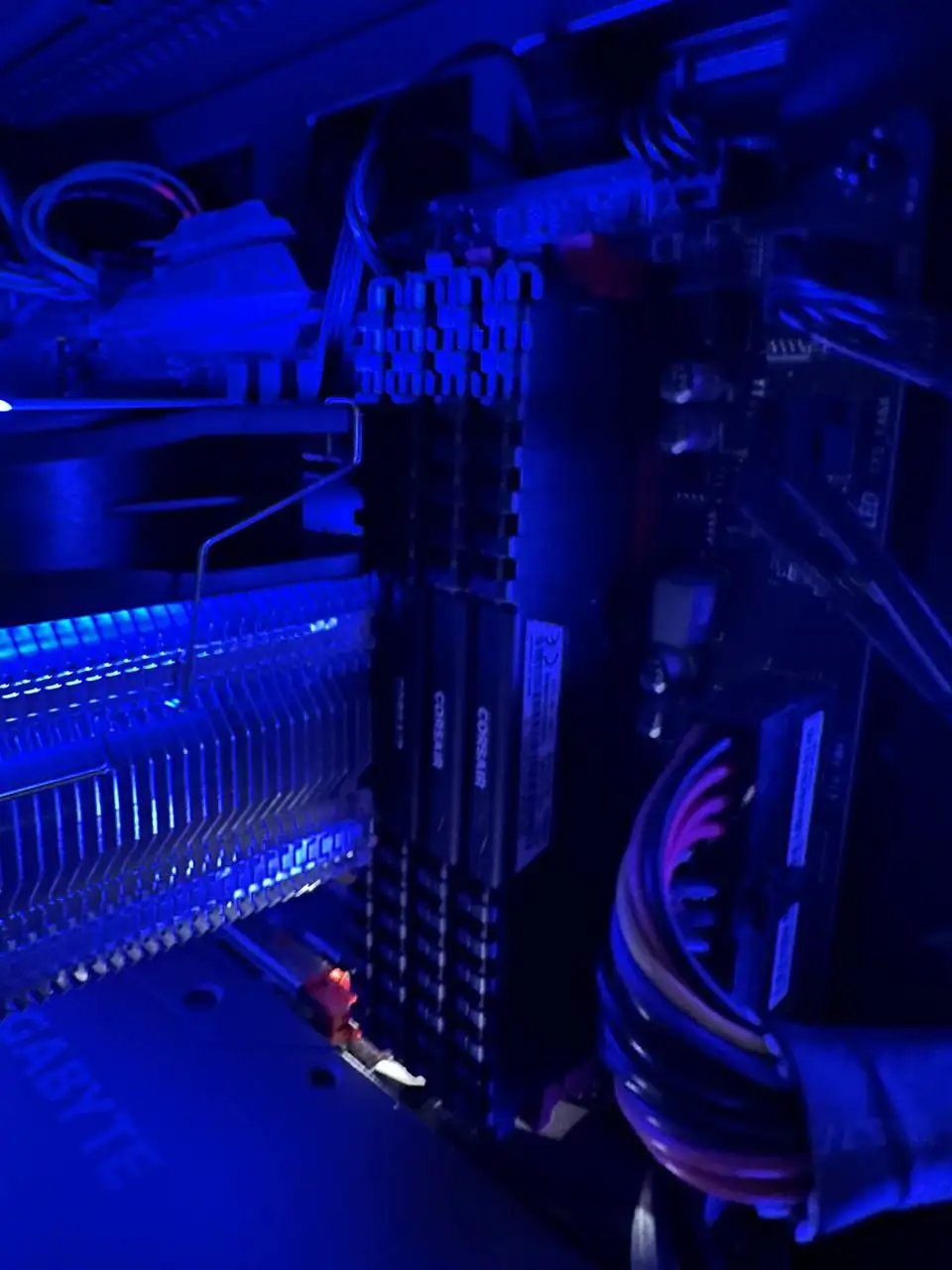 Продам ОЗУ Corsair 4 планки по 4 ГБ - Комплектующие для ПК (Электроника) в Уфа