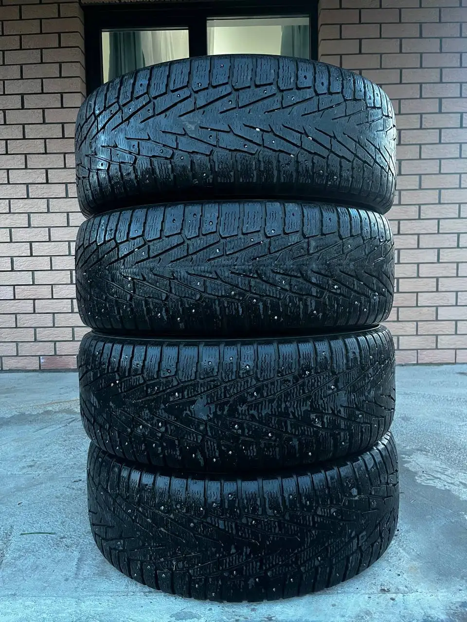 R17 зимние шины комплект - Шины и диски (Запчасти) в Уфа