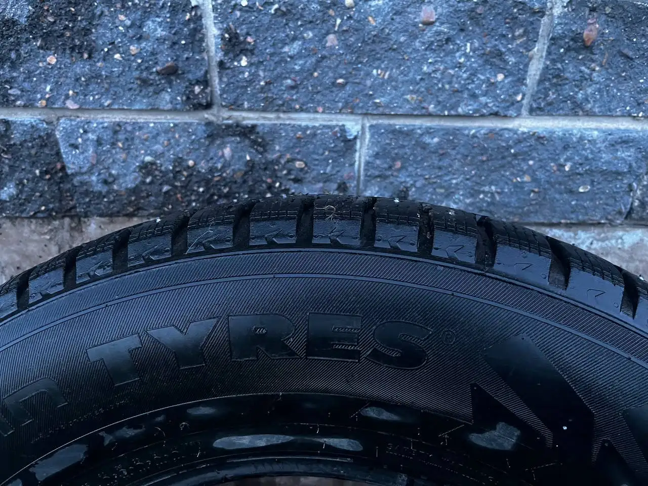 R17 зимние шины комплект - Шины и диски (Запчасти) в Уфа