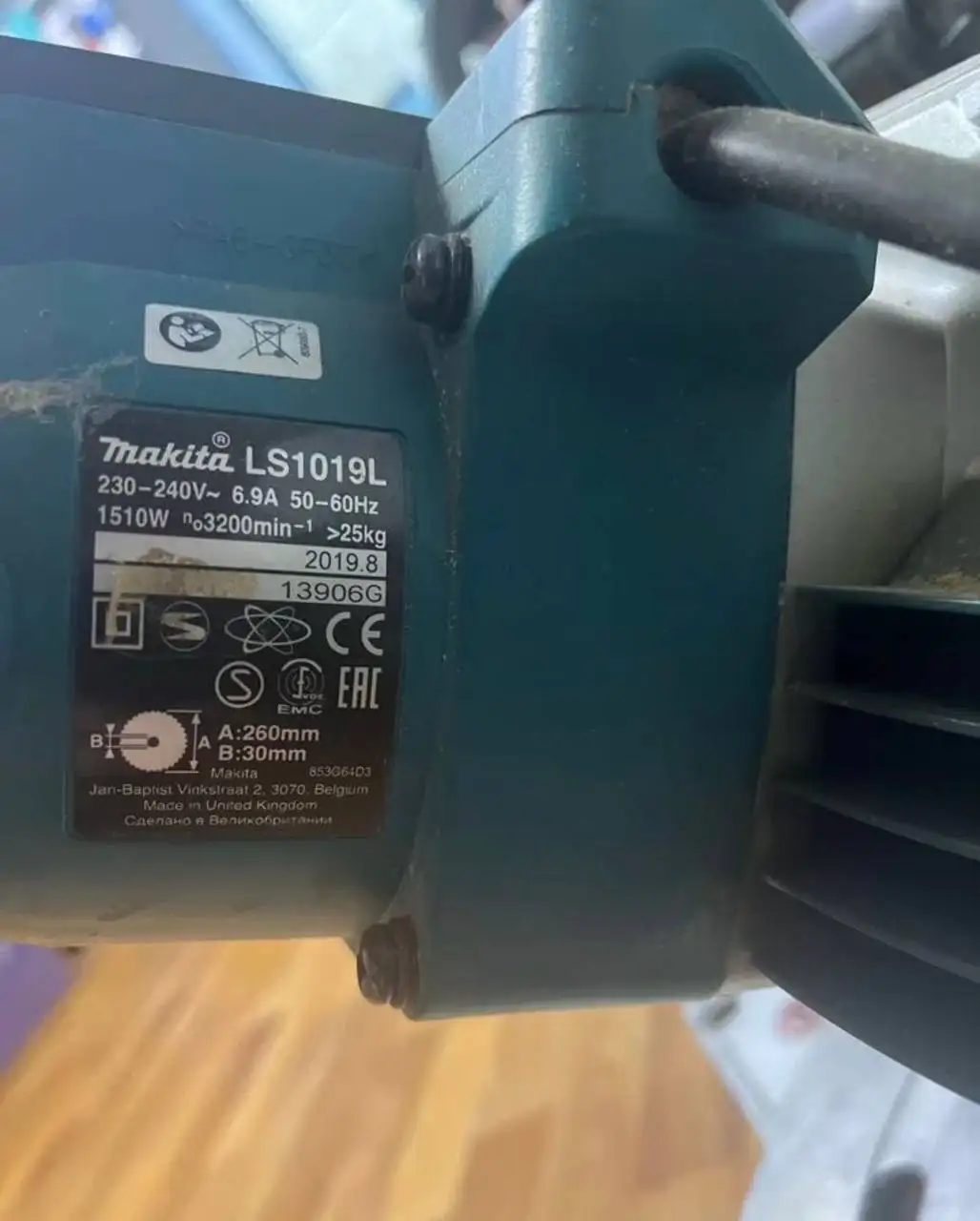 Продам торцовочную пилу Makita LS1019L - Инструменты (Барахолка) в Уфа