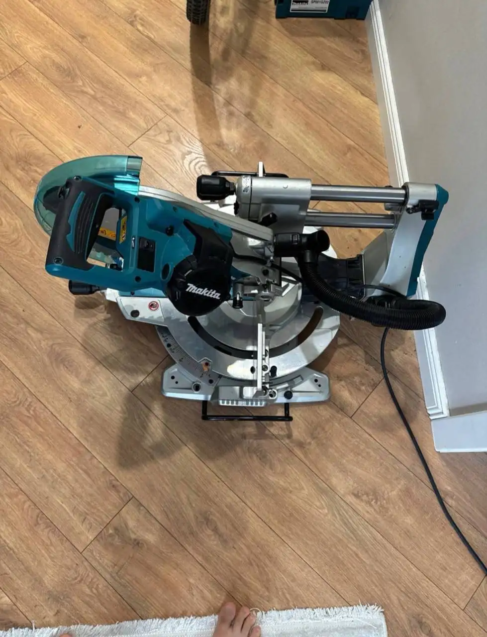 Продам торцовочную пилу Makita LS1019L - Инструменты (Барахолка) в Уфа