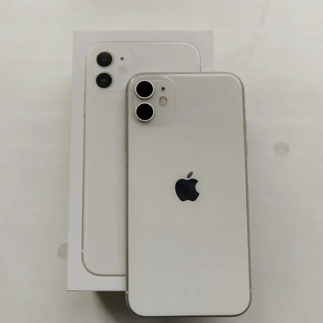 iPhone 11 64 ГБ - Игровые приставки и аксессуары в Уфа