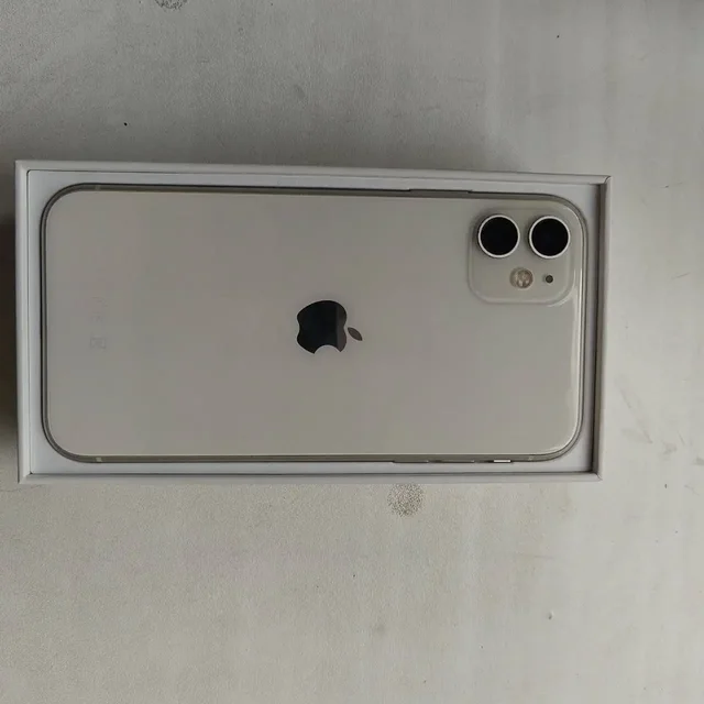 iPhone 11 64GB - Игровые приставки и аксессуары в Уфа