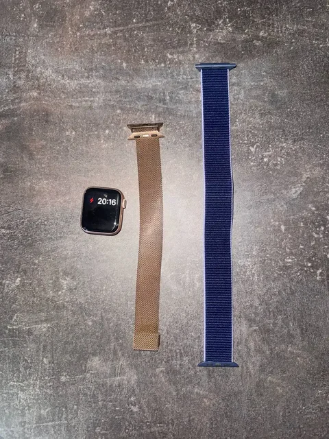 Apple Watch 4 и iPad 2010 в Уфе - Игры и приставки в Уфа