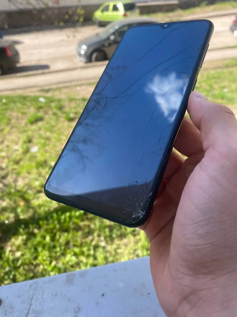 Samsung A20 32 ГБ с разбитым экраном - Мобильные телефоны (Электроника) в Уфа