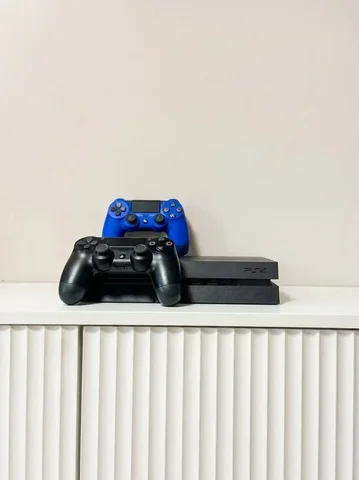 Продам PS4 с двумя джойстиками - Электроника в Уфа