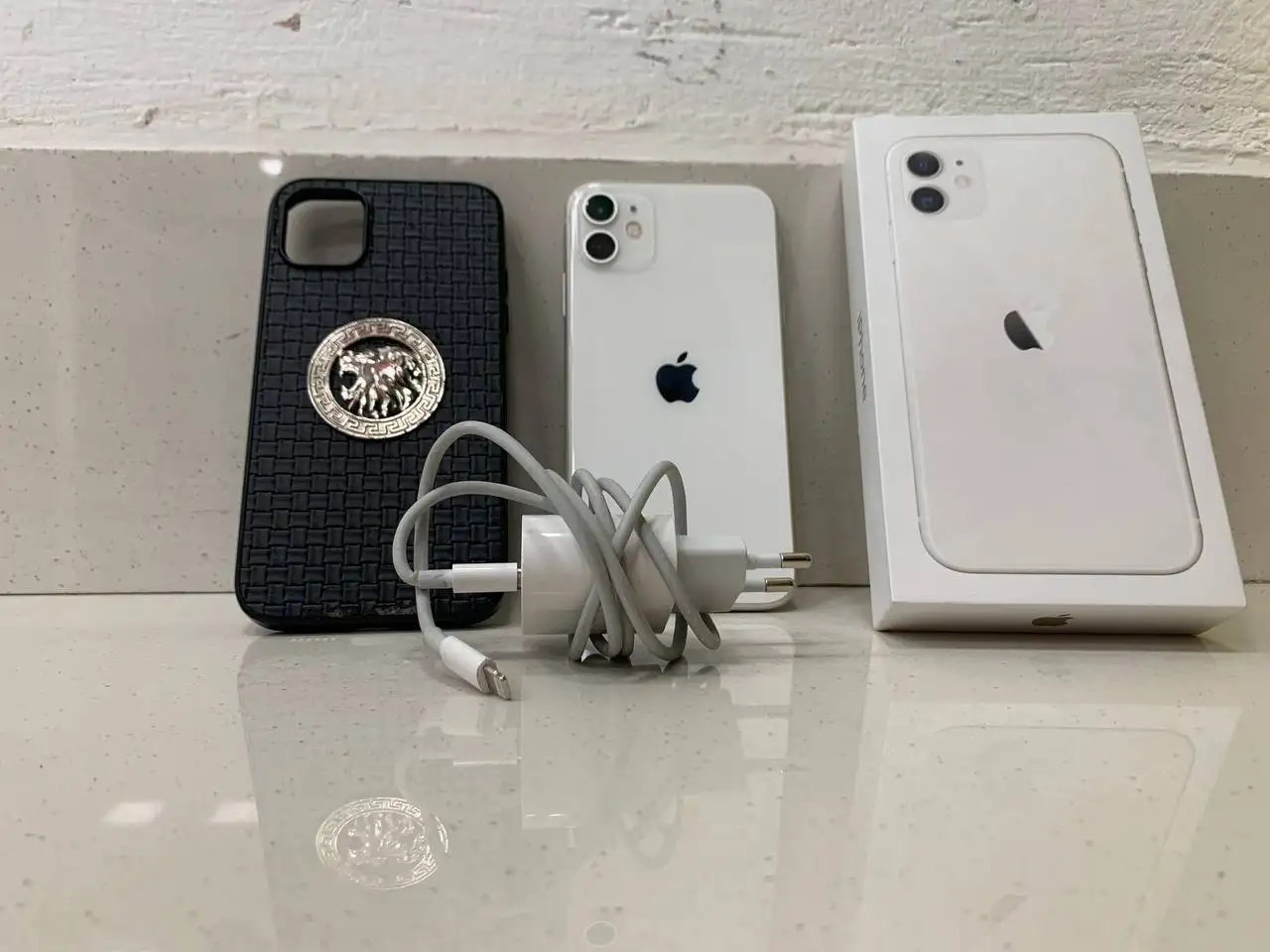 Продам iPhone 11 и iPhone XR - Смартфоны и гаджеты (Электроника) в Уфа