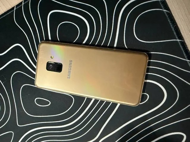 Samsung Galaxy A8 (2018) - Часы в Уфа