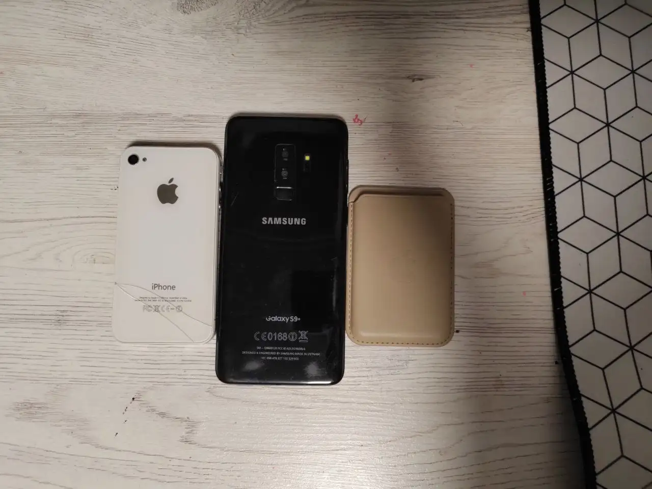Продажа телефонов Samsung и iPhone 4 - Электроника (Хобби и отдых) в Уфа