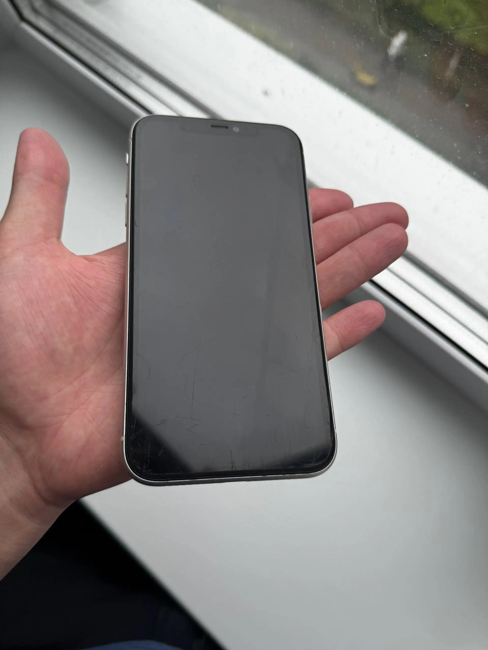 iPhone 11 64GB с дефектами - Смартфоны (Электроника) в Уфа