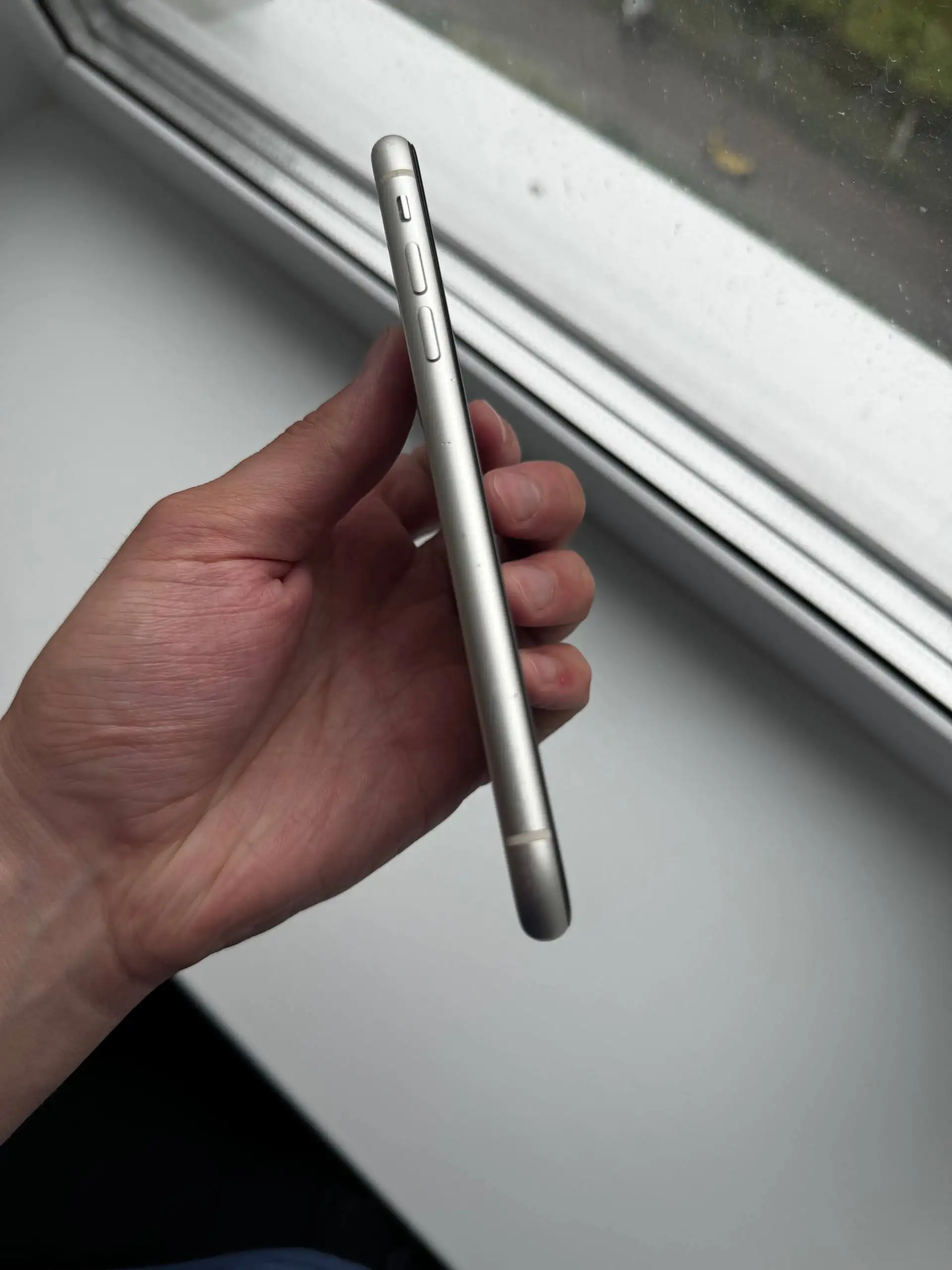 iPhone 11 64GB с замененным аккумулятором, не работает нижний динамик - Смартфоны (Электроника) в Уфа