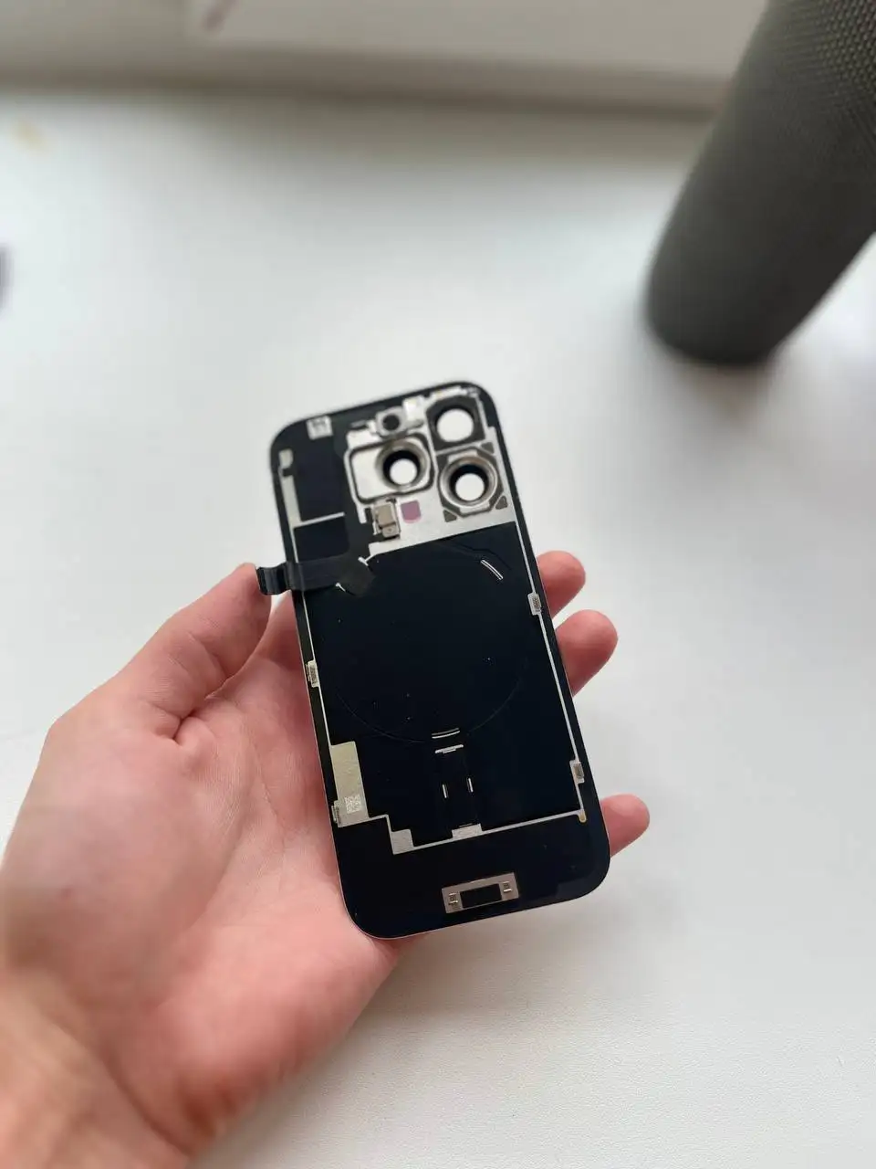 Крышка iPhone 16 Pro (оригинал) б/у - Запчасти для телефонов (Запчасти) в Уфа