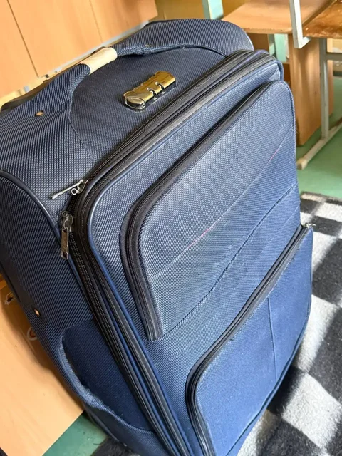 Продам 2 чемодана - Барахолка в Уфа