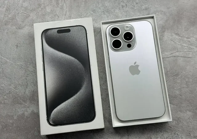 Продам iPhone 16 и 15 Pro - Строительная техника в Уфа