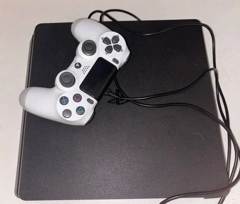 Продажа Playstation 4 slim - Расходные материалы в Уфа