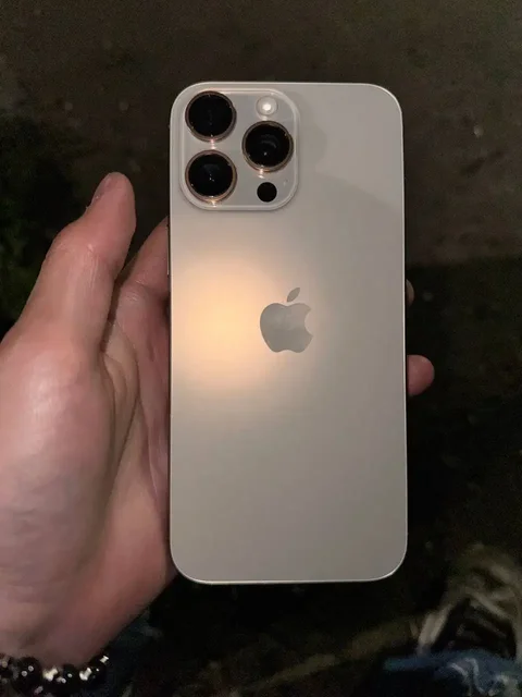 iPhone 16 Pro Max 256GB Silver - Фототехника в Уфа