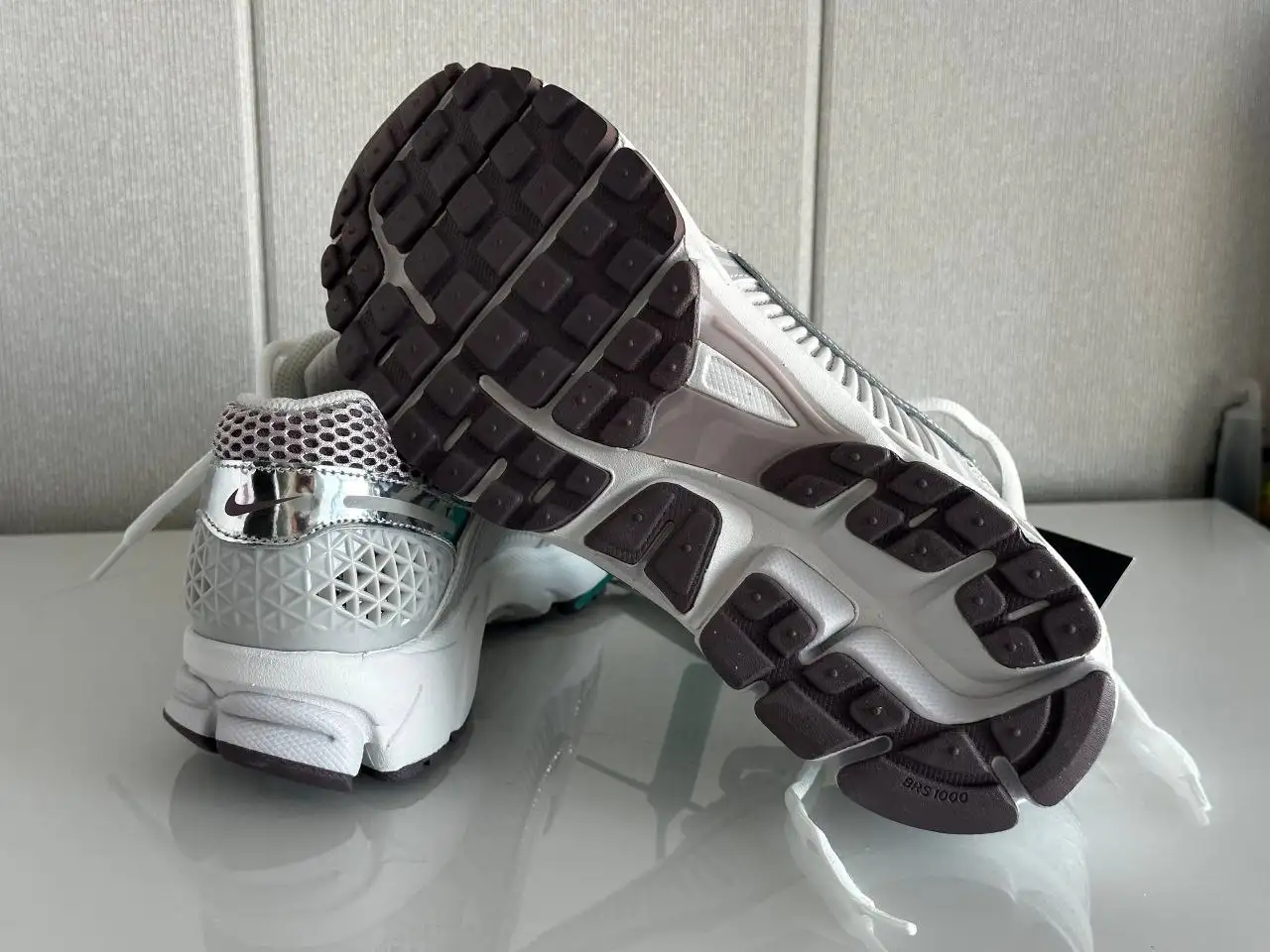 Новые кроссовки Nike Zoom Vomero 5 размер 42 - Обувь (Одежда) в Уфа