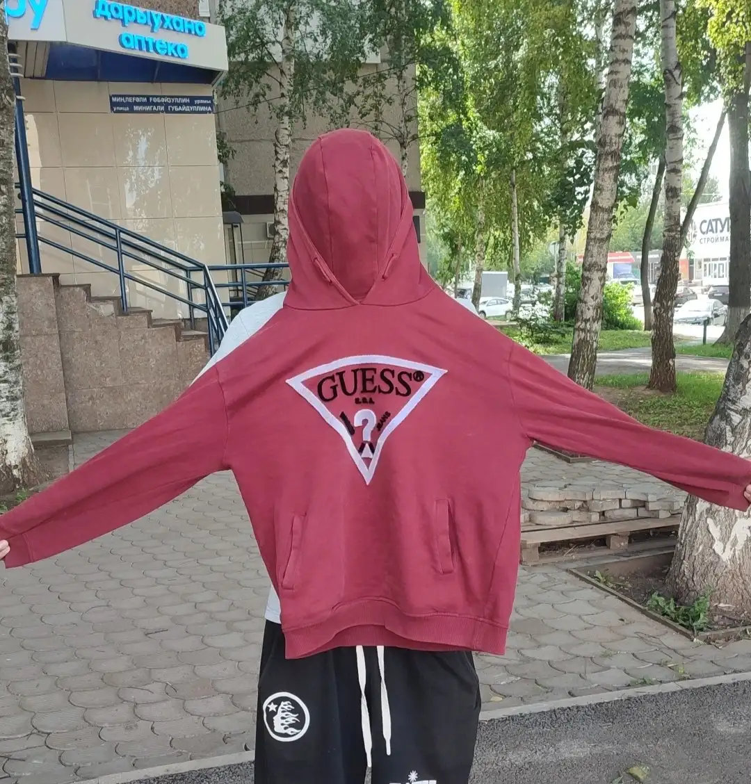 Продам кофту Guess, размер XS-S - Женская одежда (Одежда) в Неизвестно