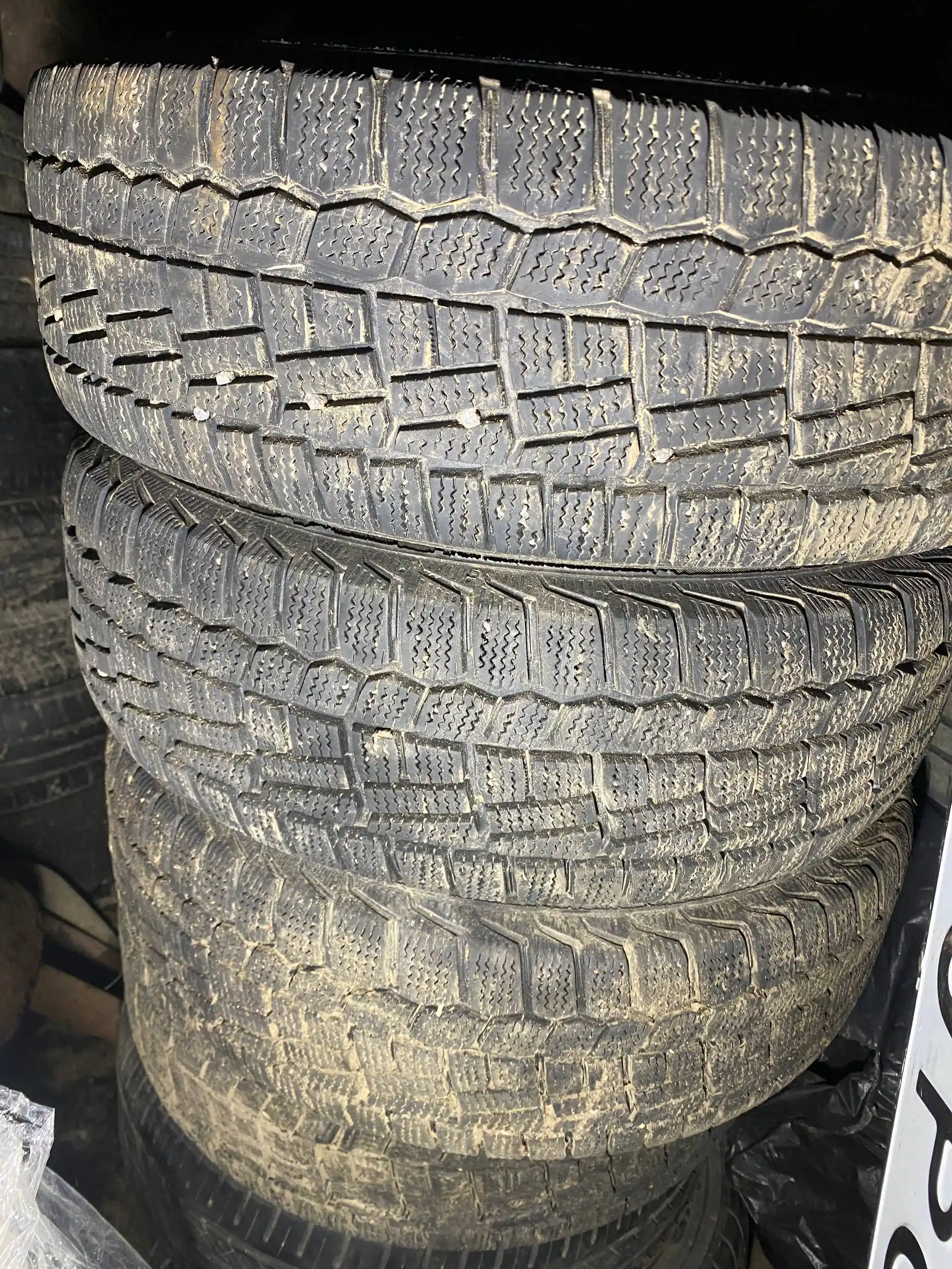 Продажа зимней резины (липучка)