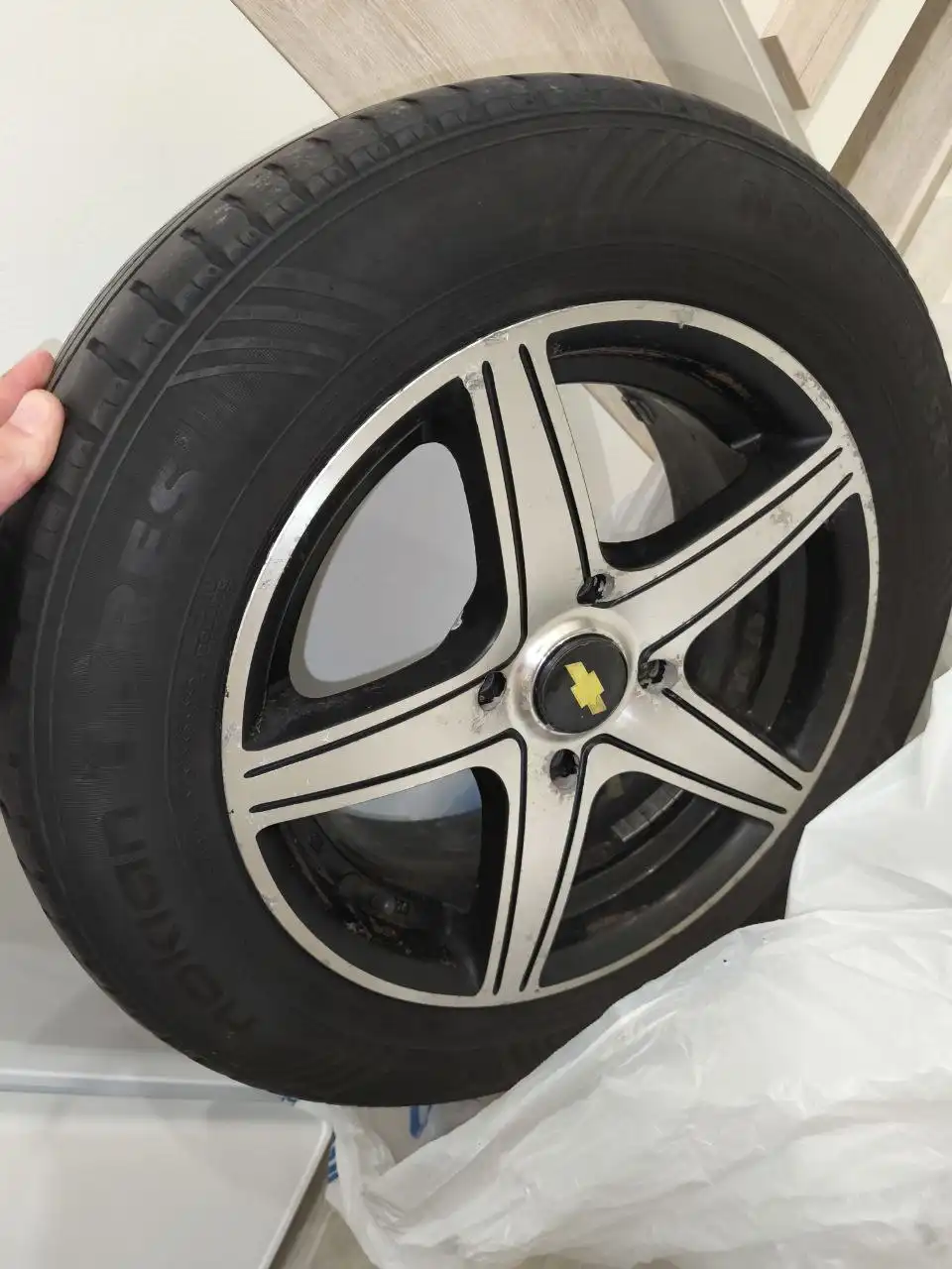 Продам комплект колес с Лачетти