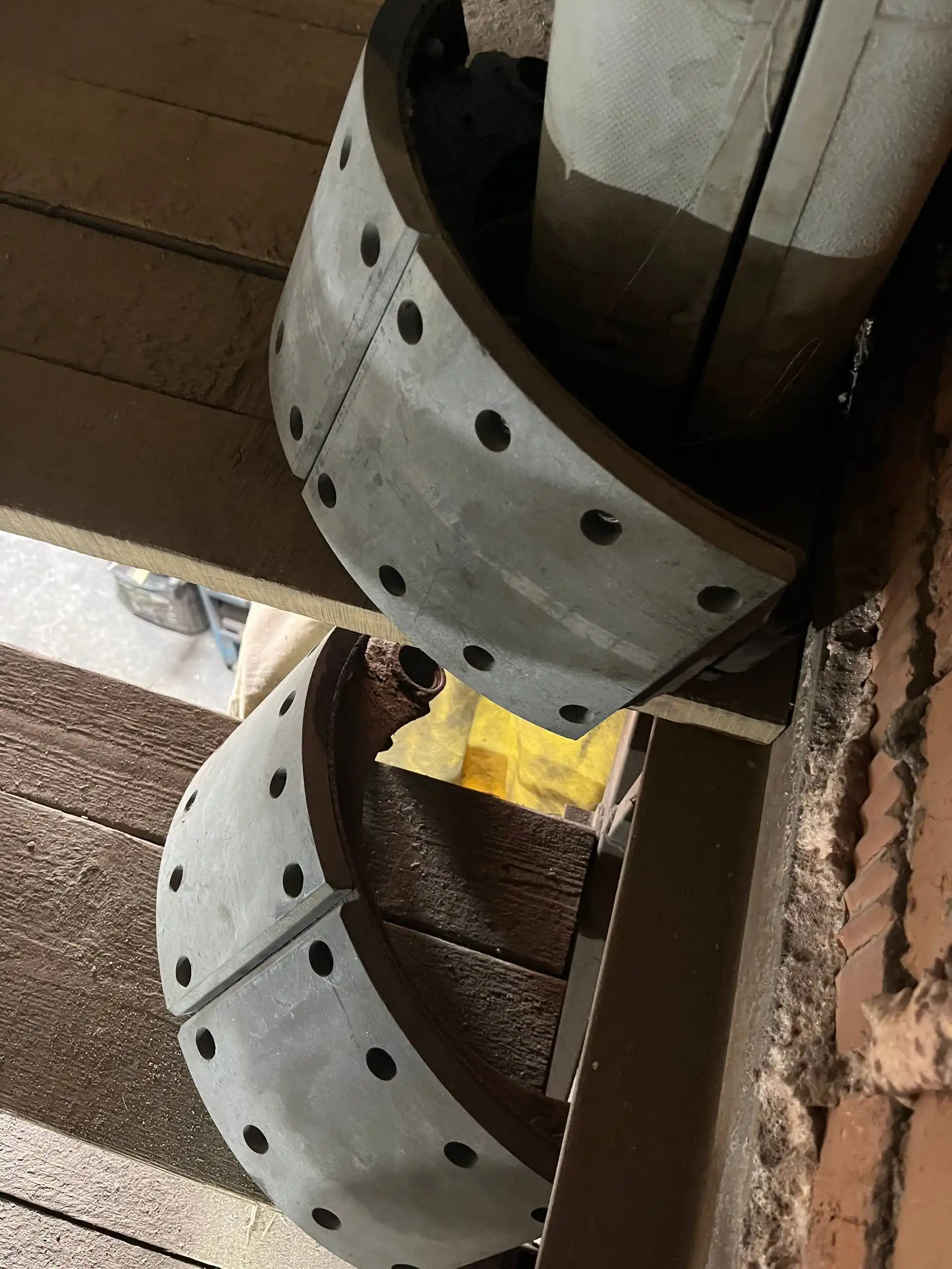 Амортизатор и колодки для авто