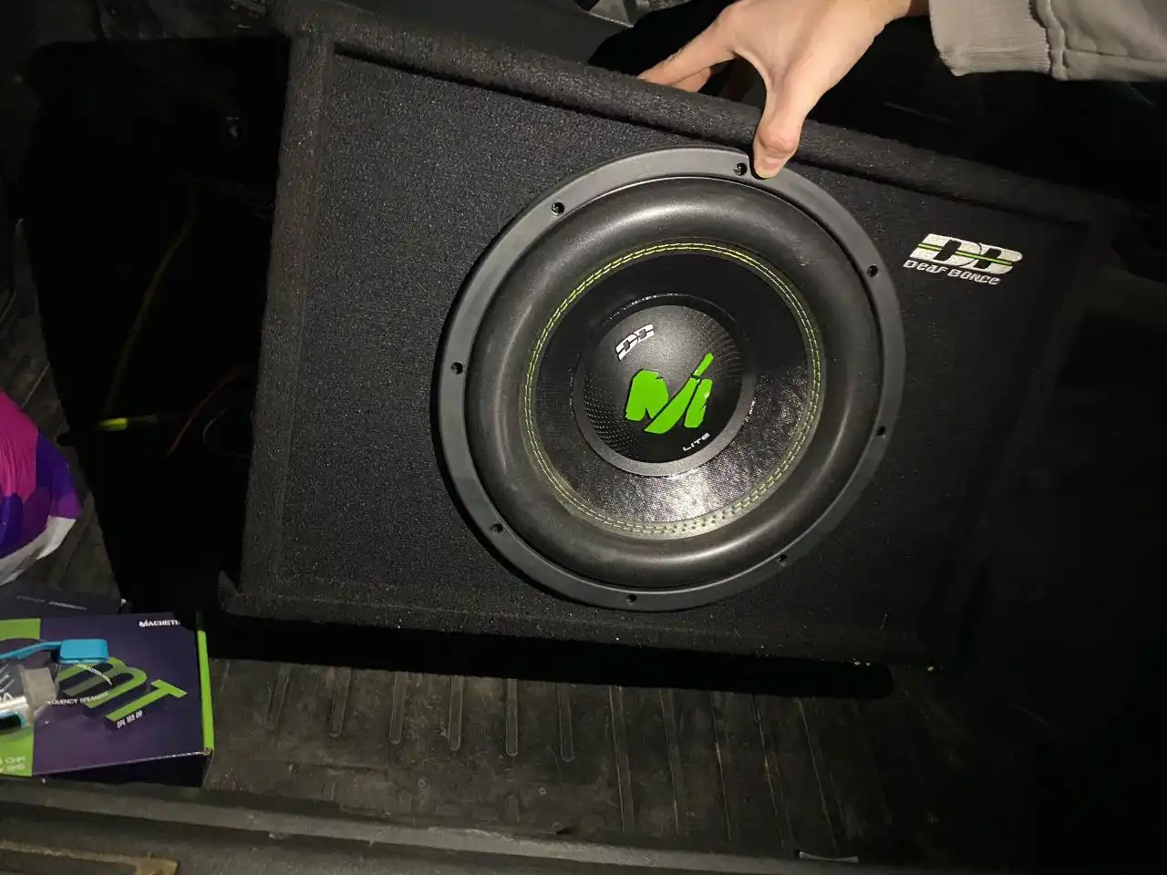 Продам активный саб