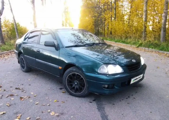 Toyota Avensis 1998 года - Авто в Вологда