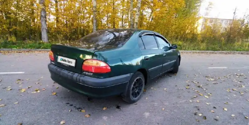 Toyota Avensis 1998 года