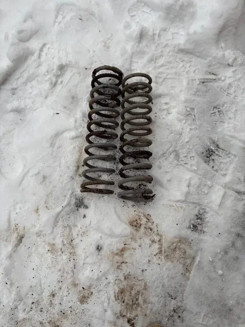 Продажа масляного поддона и задних пружин для ВАЗ 16 клапанов - Запчасти в Вологда