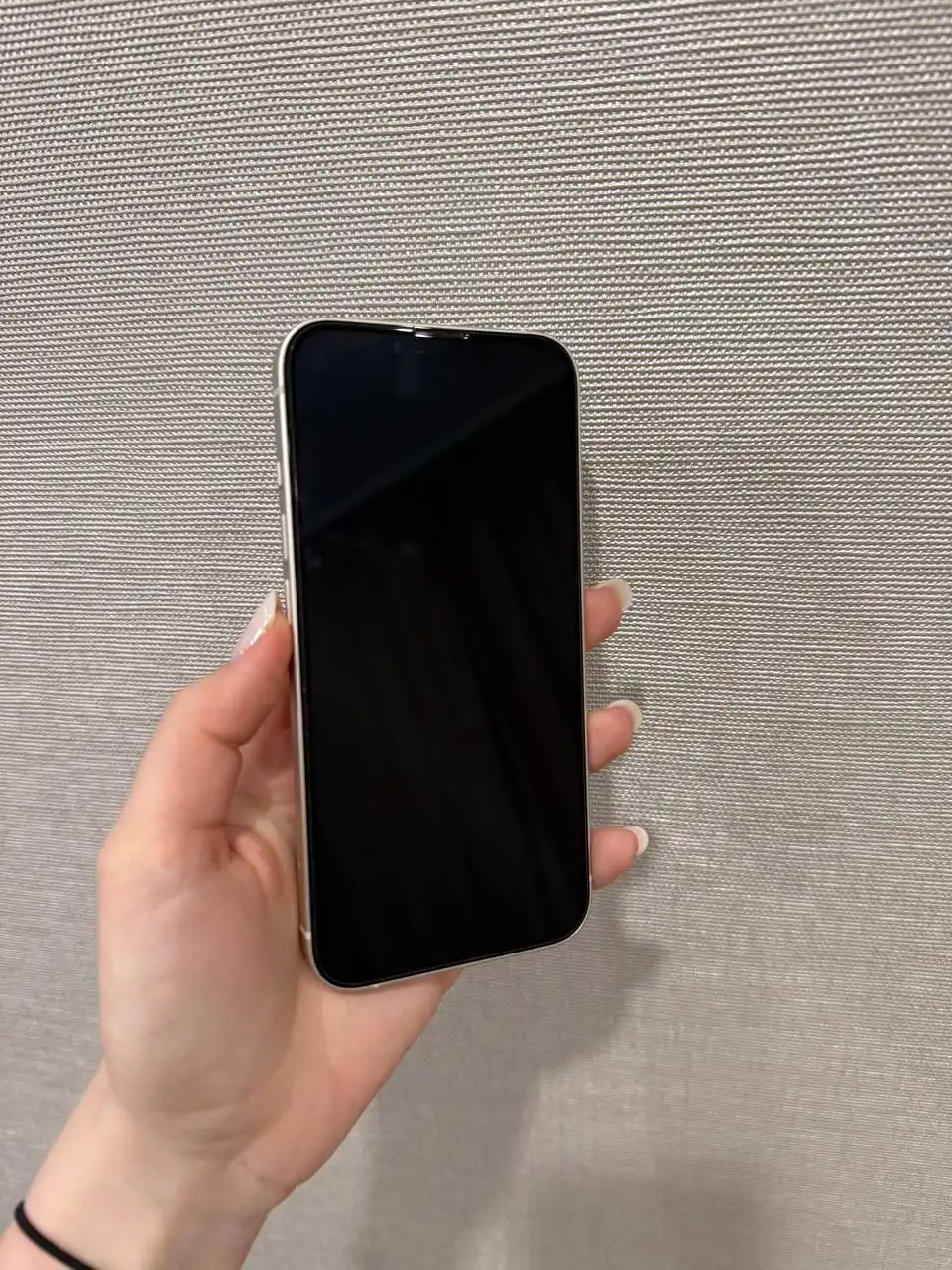 Айфон 13, 128 ГБ в идеальном состоянии