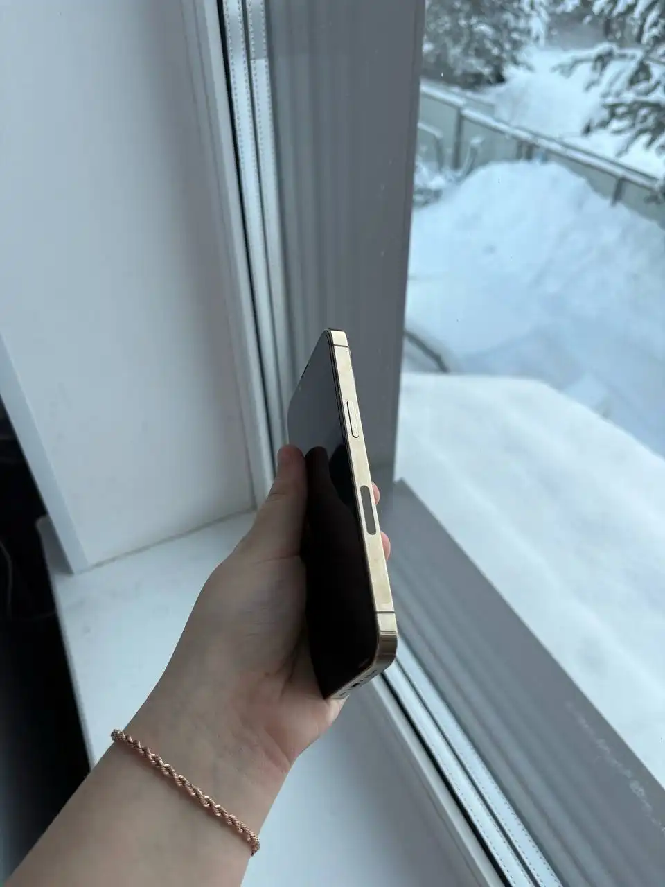 Продам iPhone 13 Pro 256 ГБ