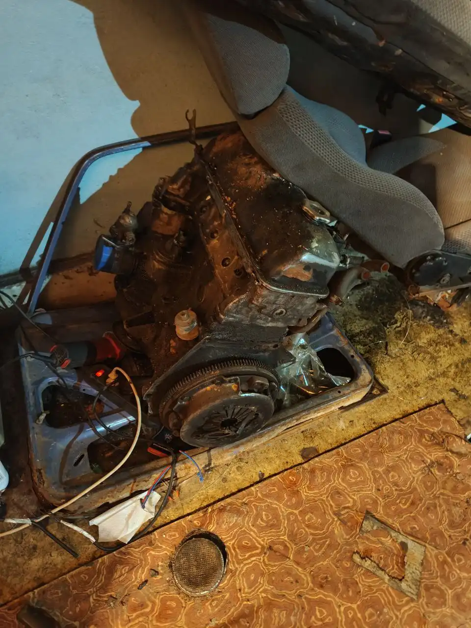 Двигатель ВАЗ 2106 и мост без заварки