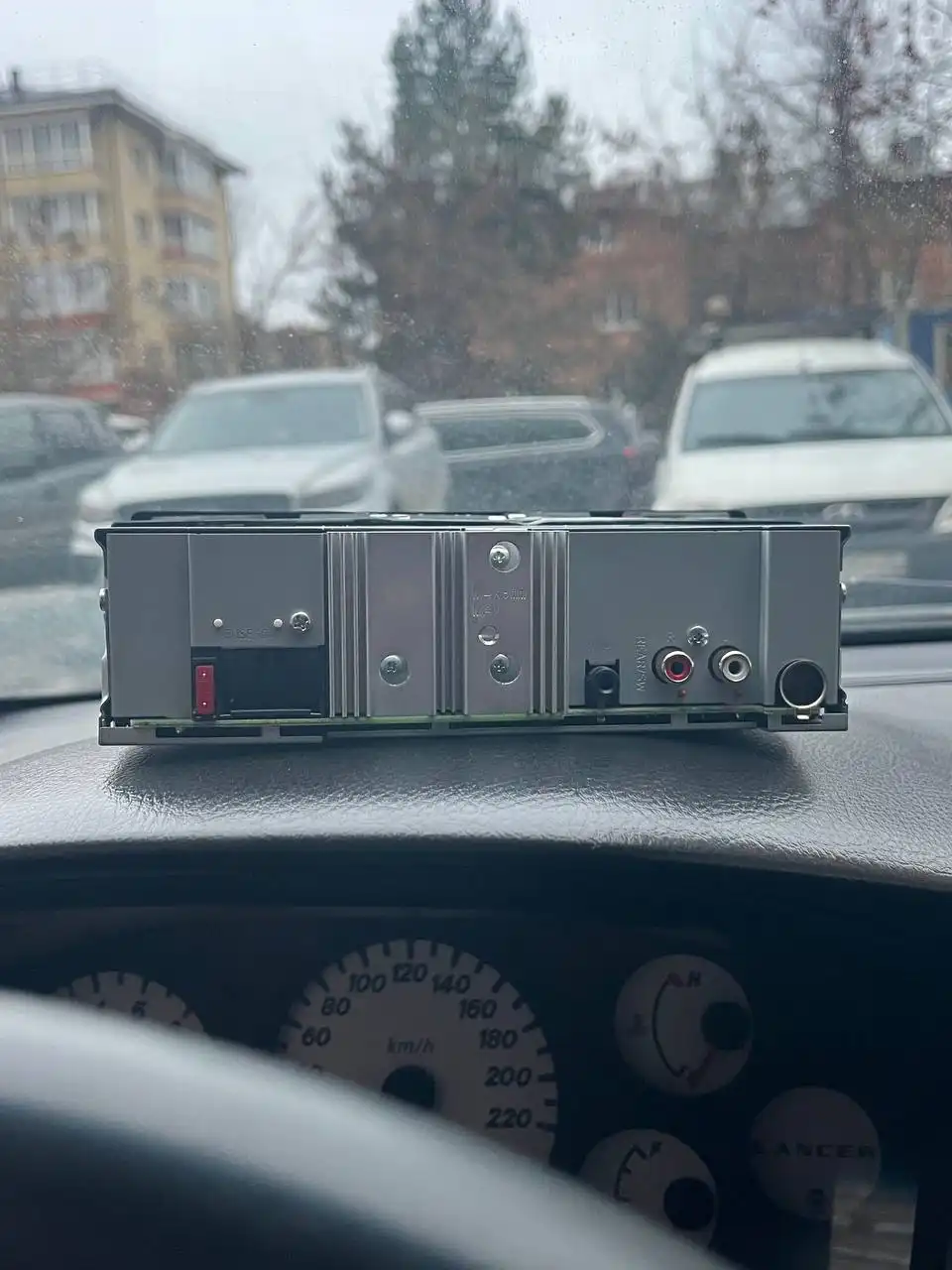 Продам магнитолу Kenwood KMM208-BT