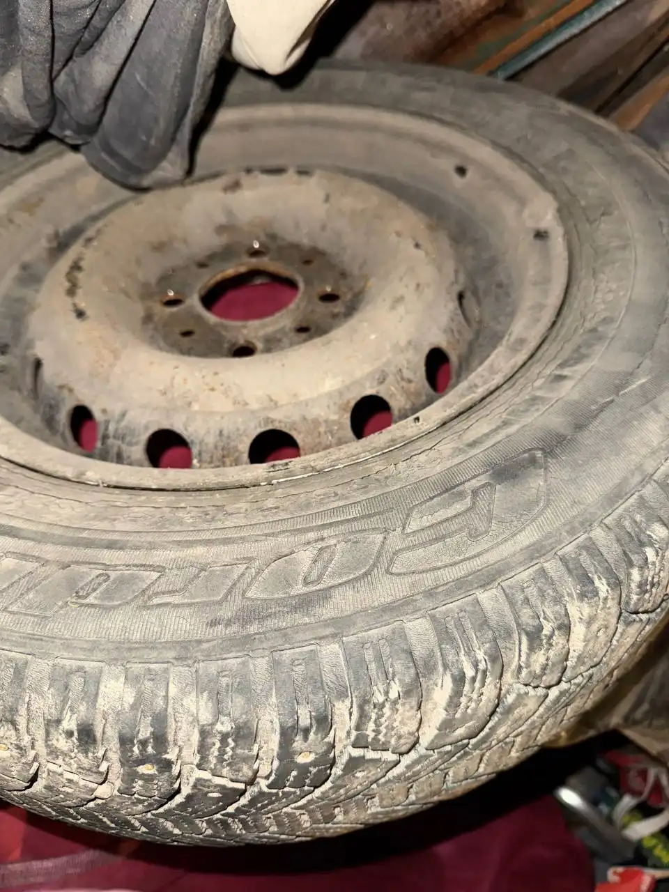 Продам зимнюю резину на Жигули R13 - Шины и диски (Авто) в Вологда