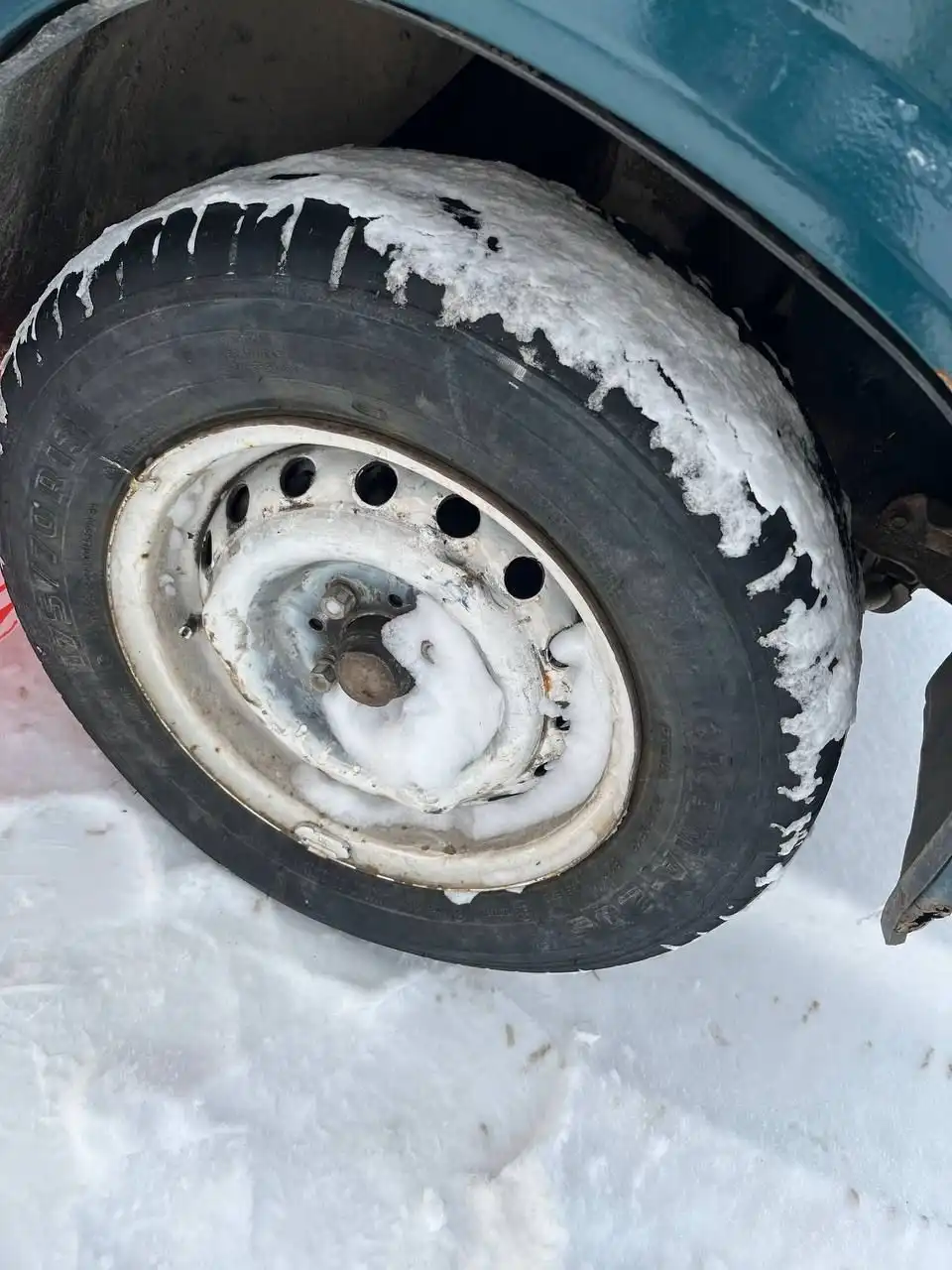 2 колеса резина лето на выкид - Шины и диски (Авто) в Вологда