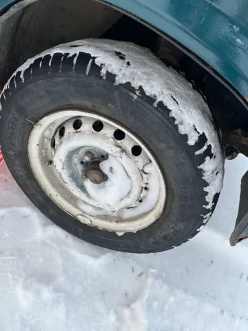 2 колеса резина лето на выкид - частное объявление в Вологда