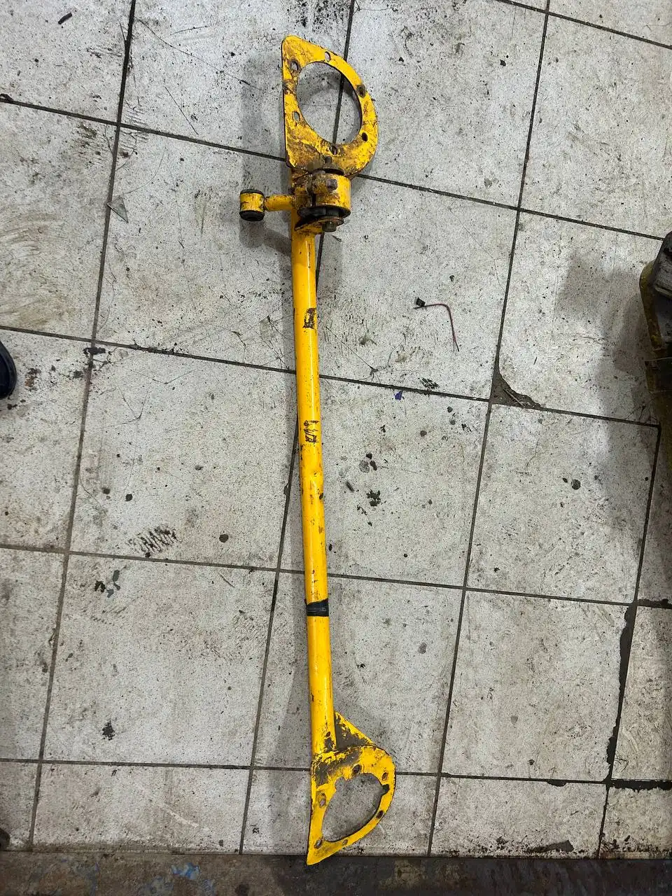 Продажа подрамника и распорки ВАЗ 2109-2110 - Автозапчасти для ВАЗ (Запчасти) в Вологда