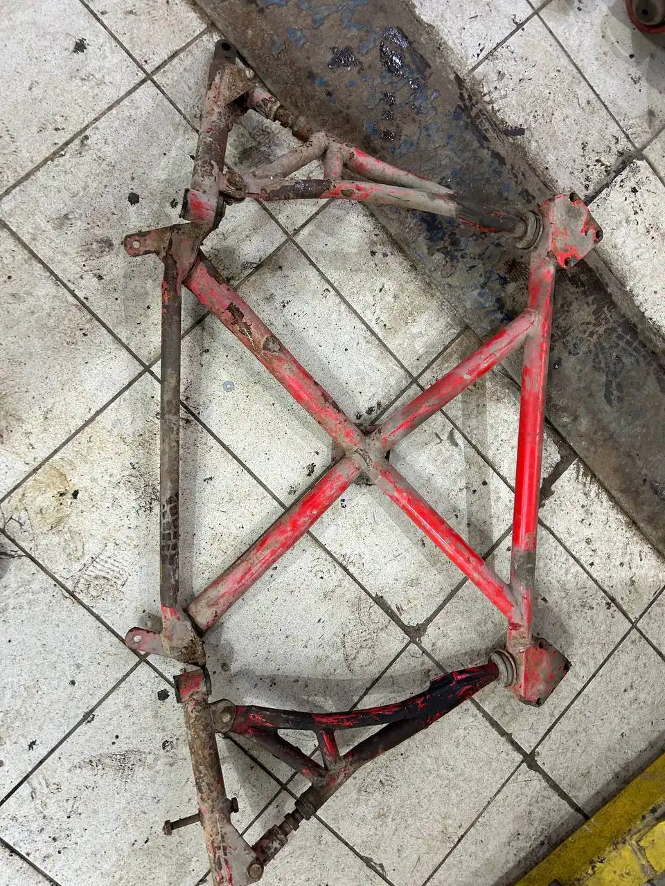 Продажа подрамника и распорки ВАЗ 2109-2110 - Автозапчасти для ВАЗ (Запчасти) в Вологда