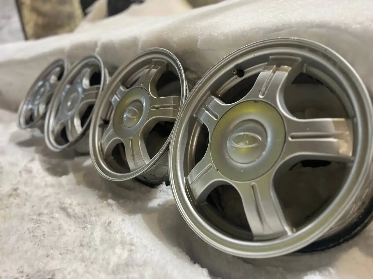 Диск K&K Статус М 5,5J*R14 4*98 ET35 DIA58,6 Сильвер-А - Запчасти (Авто) в Вологда