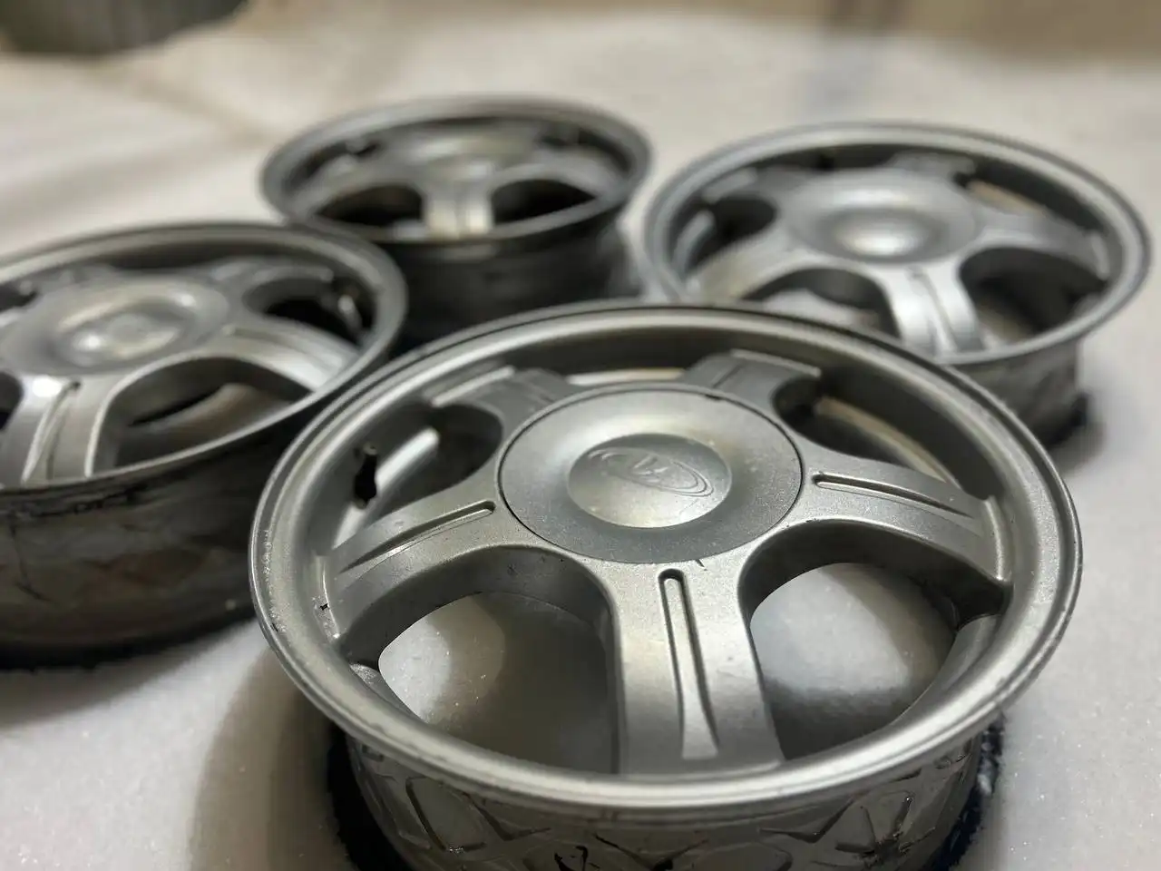 Диск K&K Статус М 5,5J*R14 4*98 ET35 DIA58,6 Сильвер-А - Запчасти (Авто) в Вологда