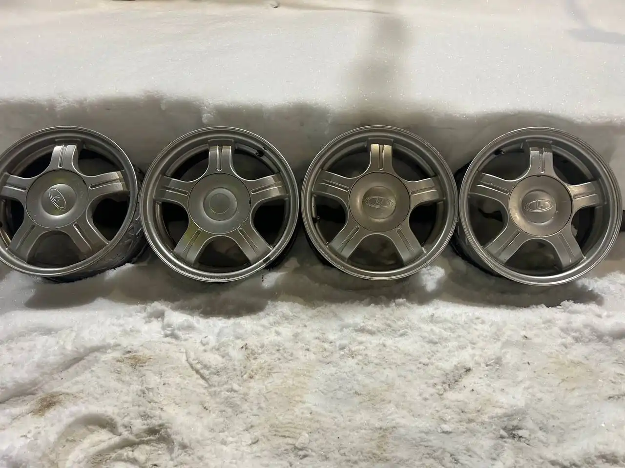 Диск K&K Статус М 5,5J*R14 4*98 ET35 DIA58,6 Сильвер-А - Запчасти (Авто) в Вологда