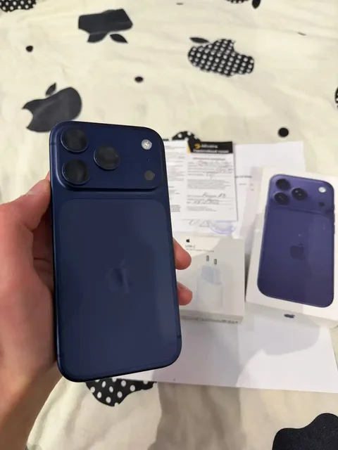 iPhone 17 Pro 256GB как новый с полным комплектом - Мониторы в Вологда