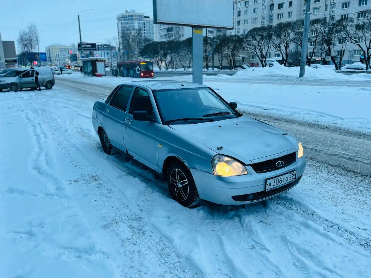 ВАЗ (LADA) Priora 1.6 2009 года - Авто в Вологда