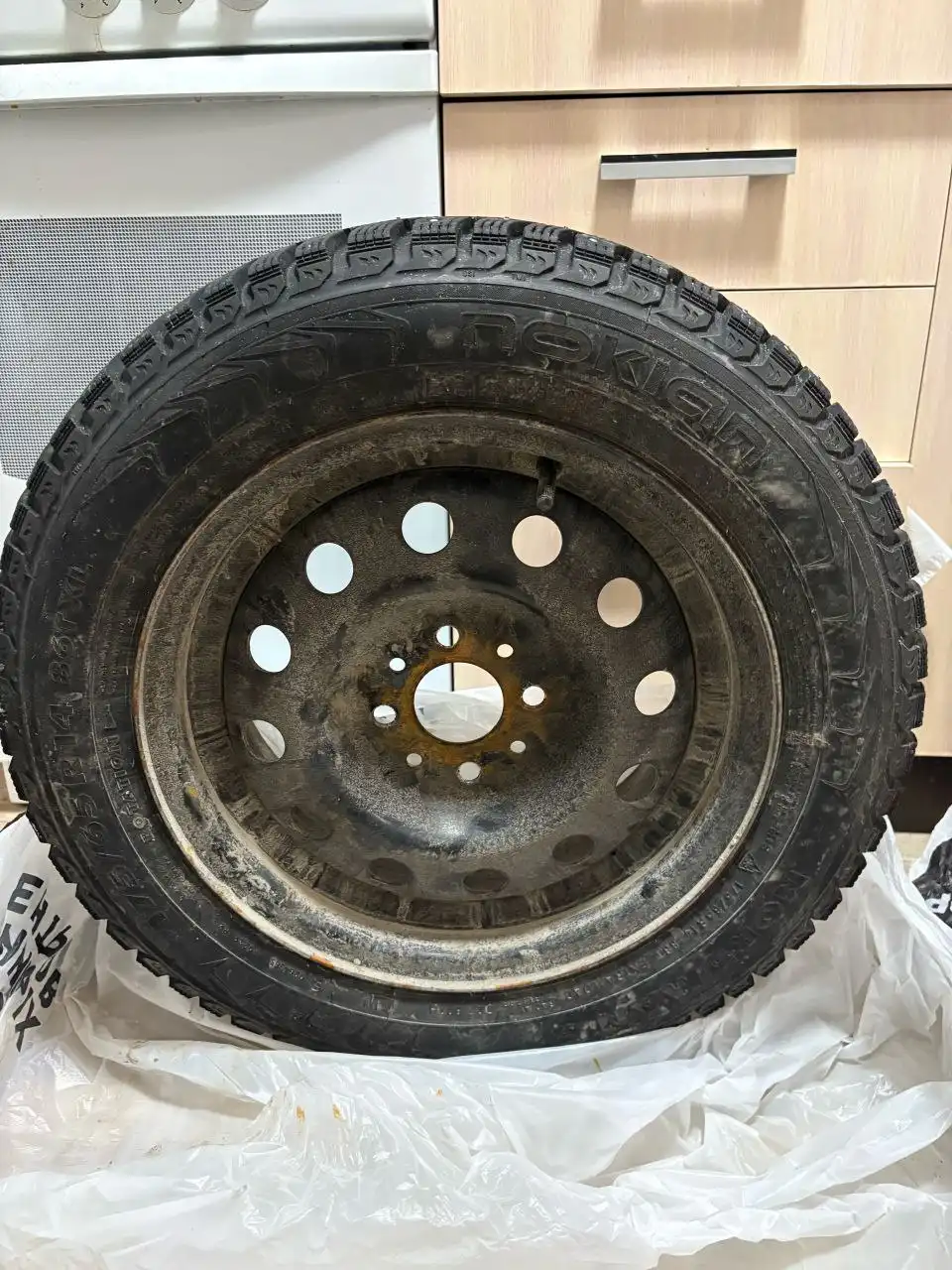 Продажа зимней и летней резины с дисками - Запчасти (Авто) в Вологда