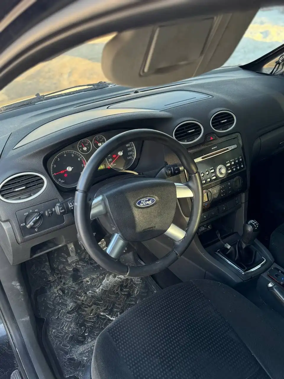 Продажа Ford Focus 2005 года с двухлитровым мотором - Авто в Вологда